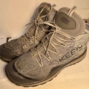 KEEN Gray High-Top Hiking Boots